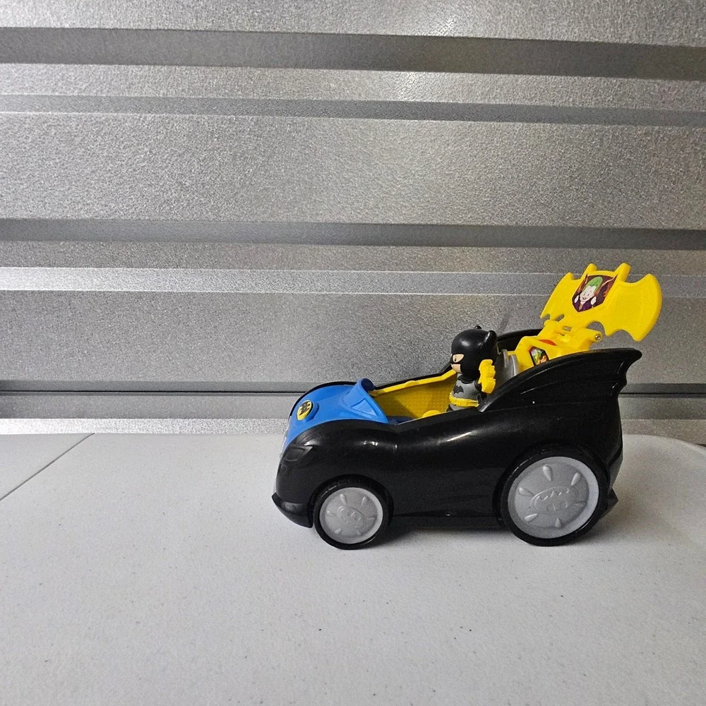 Fisher-Price Little People‎ Batmobile Transforming Playset Batman Car Toy
